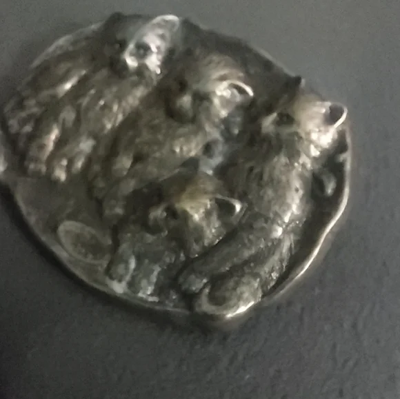 Vintage Silver/Pewter Toned Cats Lightweight Brooch Pin - Picture 6 of 16